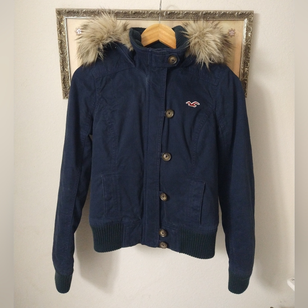 Junior's Vintage 2000s Hollister Fur Lined Winter Coat w/ Detachable Fur